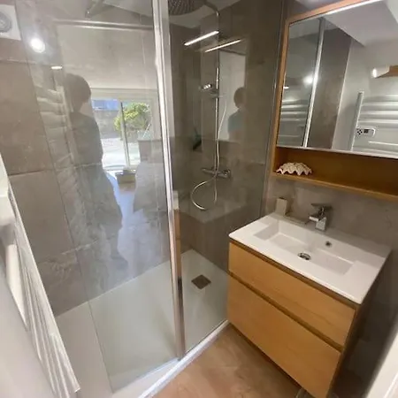 Face Avec Terrasse Villa *